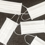 無駄にマスクを使わずに節約しています